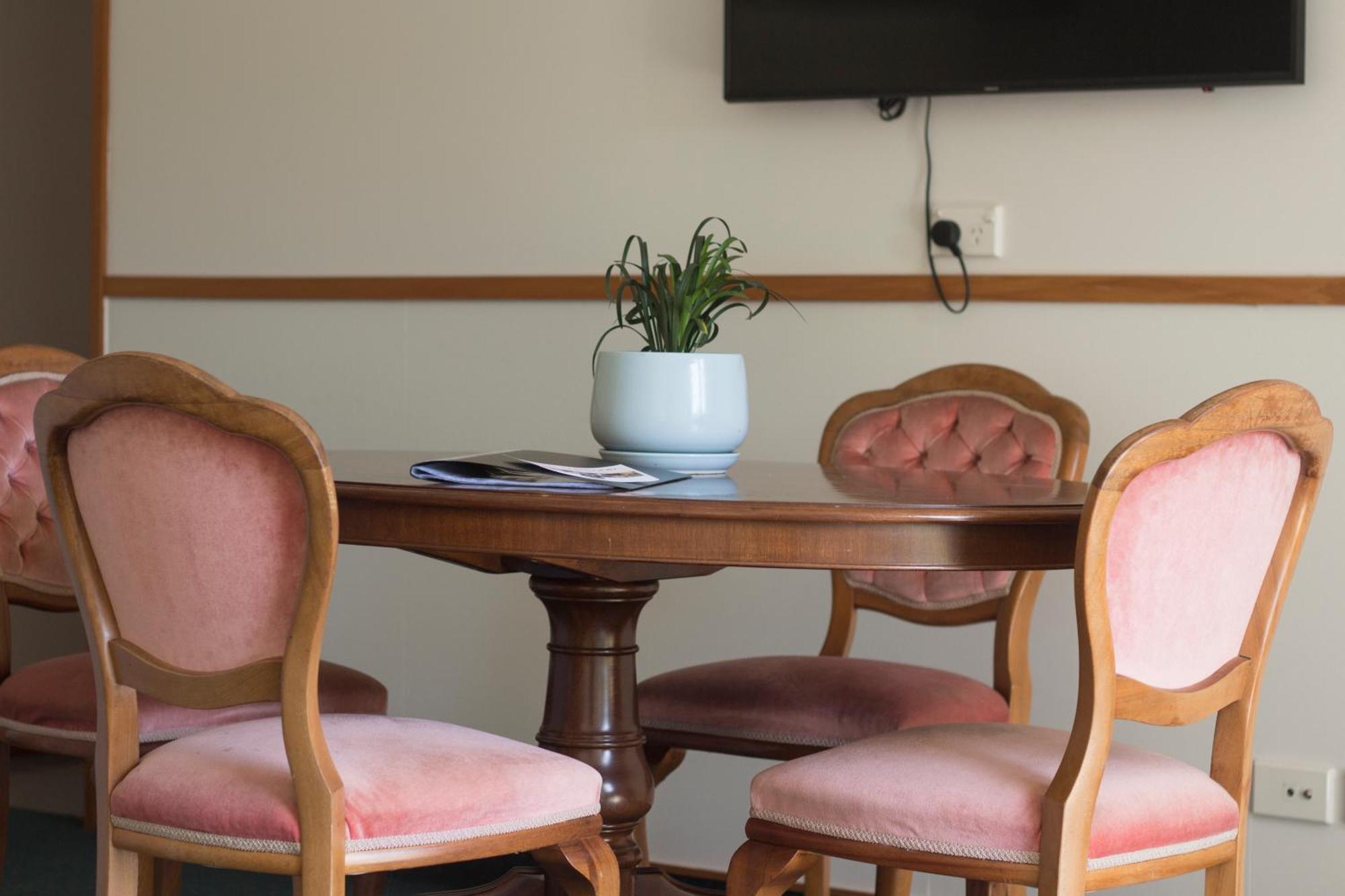 Aston Norwood Chalets Upper Hutt Extérieur photo